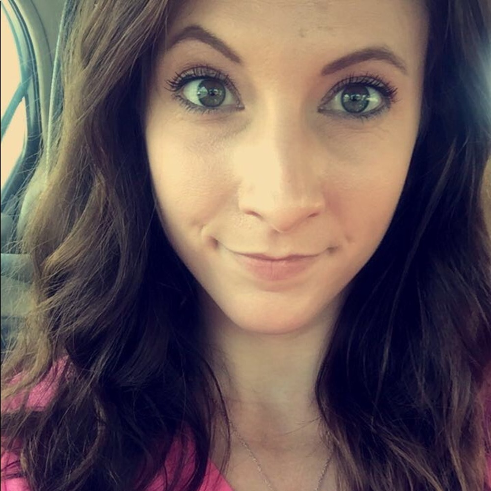 Meet your Posher, Leanna